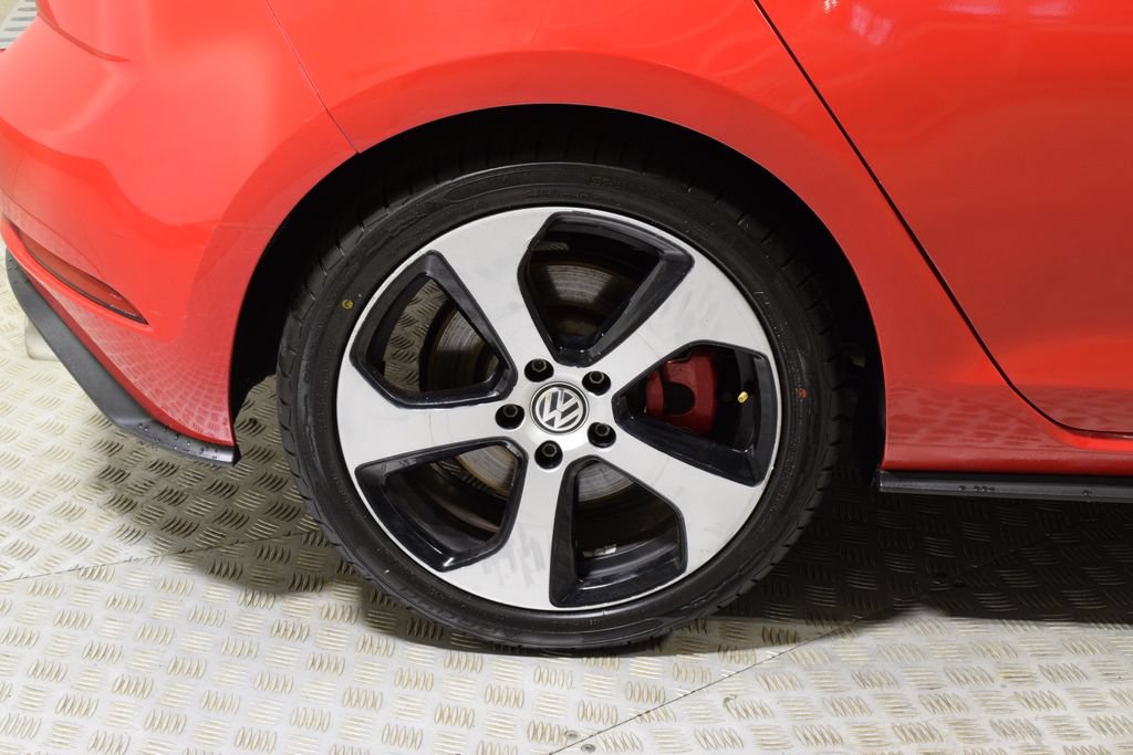 Used 2020 Volkswagen GTI SE FWD image 36