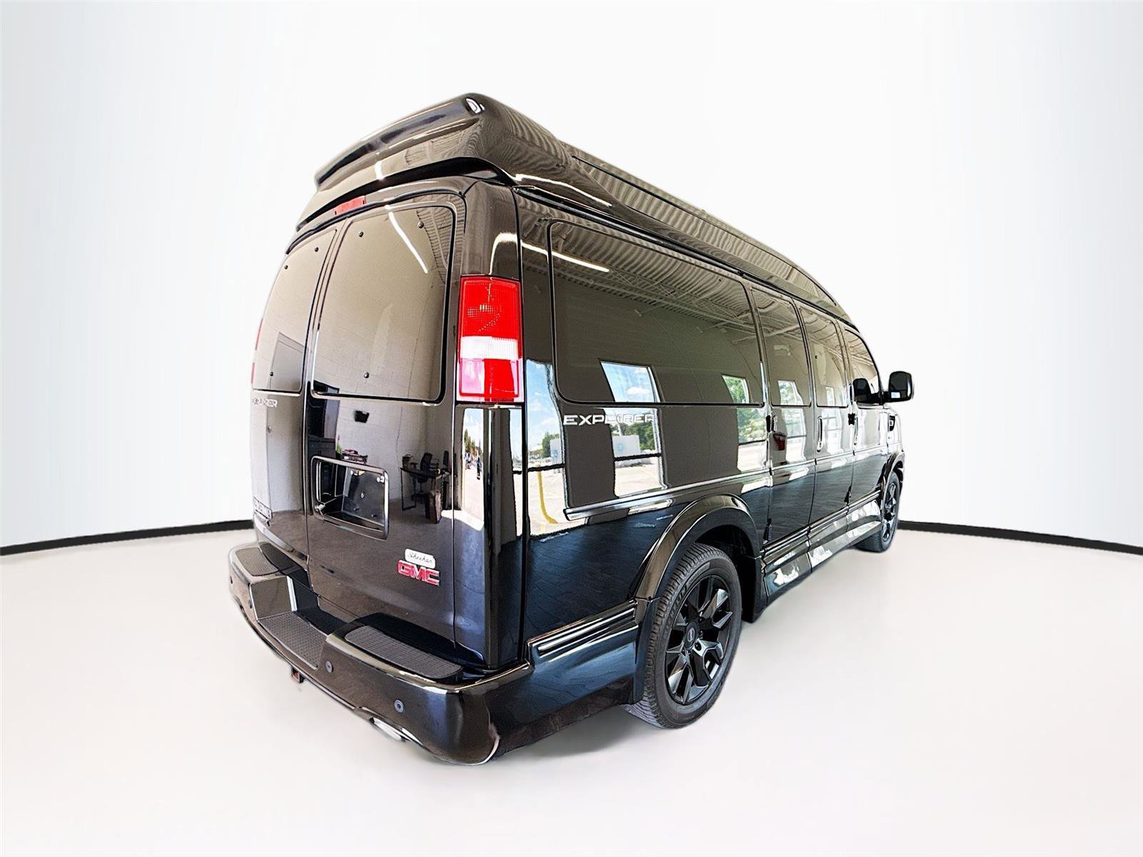 Used 2023 GMC Savana 2500 RWD image 32