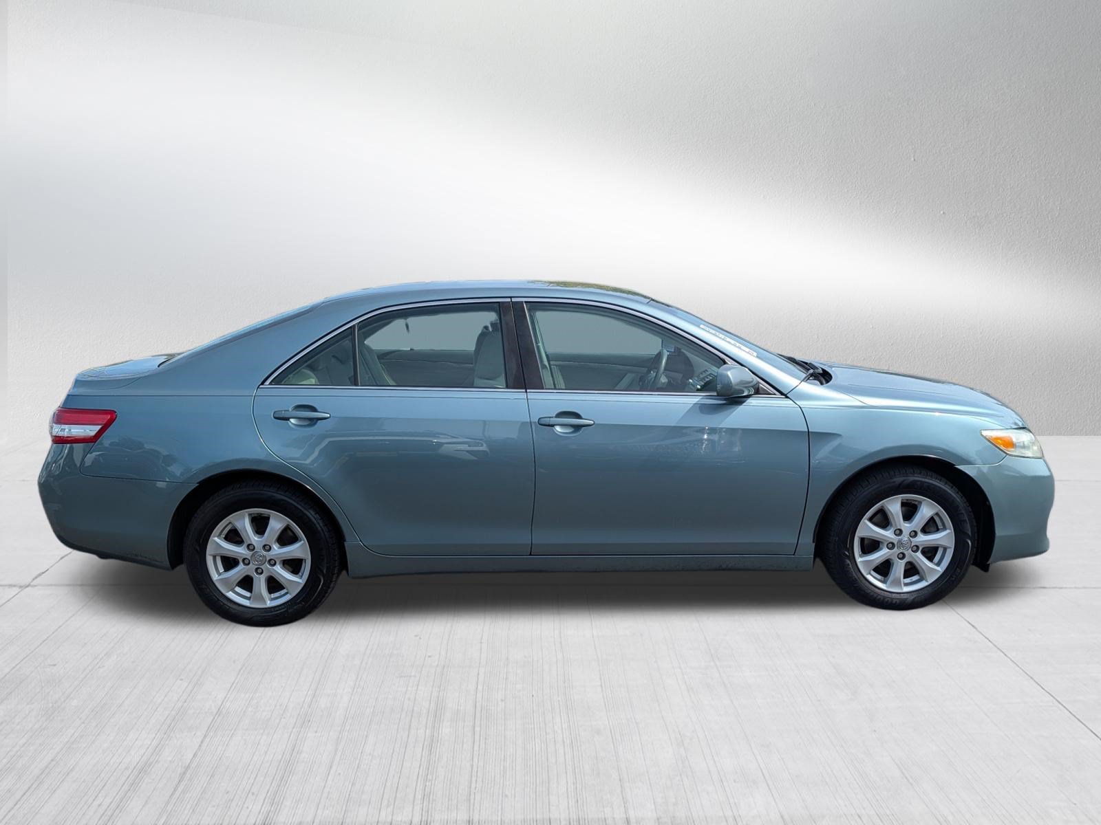 Used 2011 Toyota Camry LE w/ LE Extra-Value Pkg FWD image 8