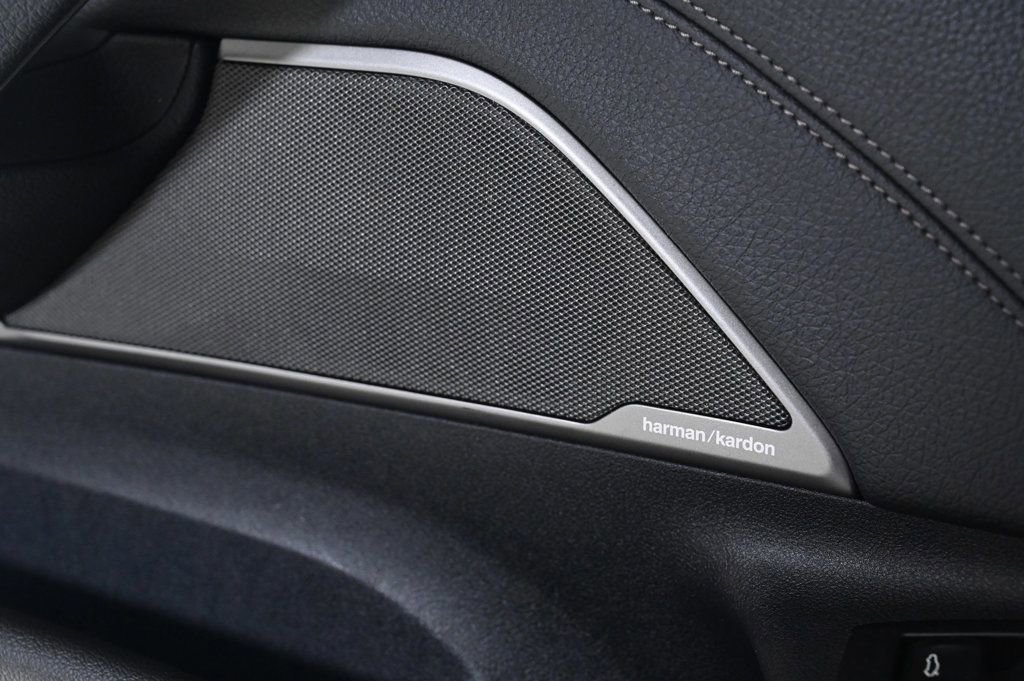 Used 2023 BMW 530e xDrive w/ Premium Package image 19