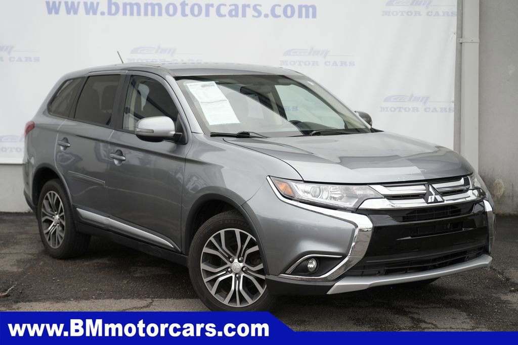 Used 2016 Mitsubishi Outlander SE AWD/4WD image 1