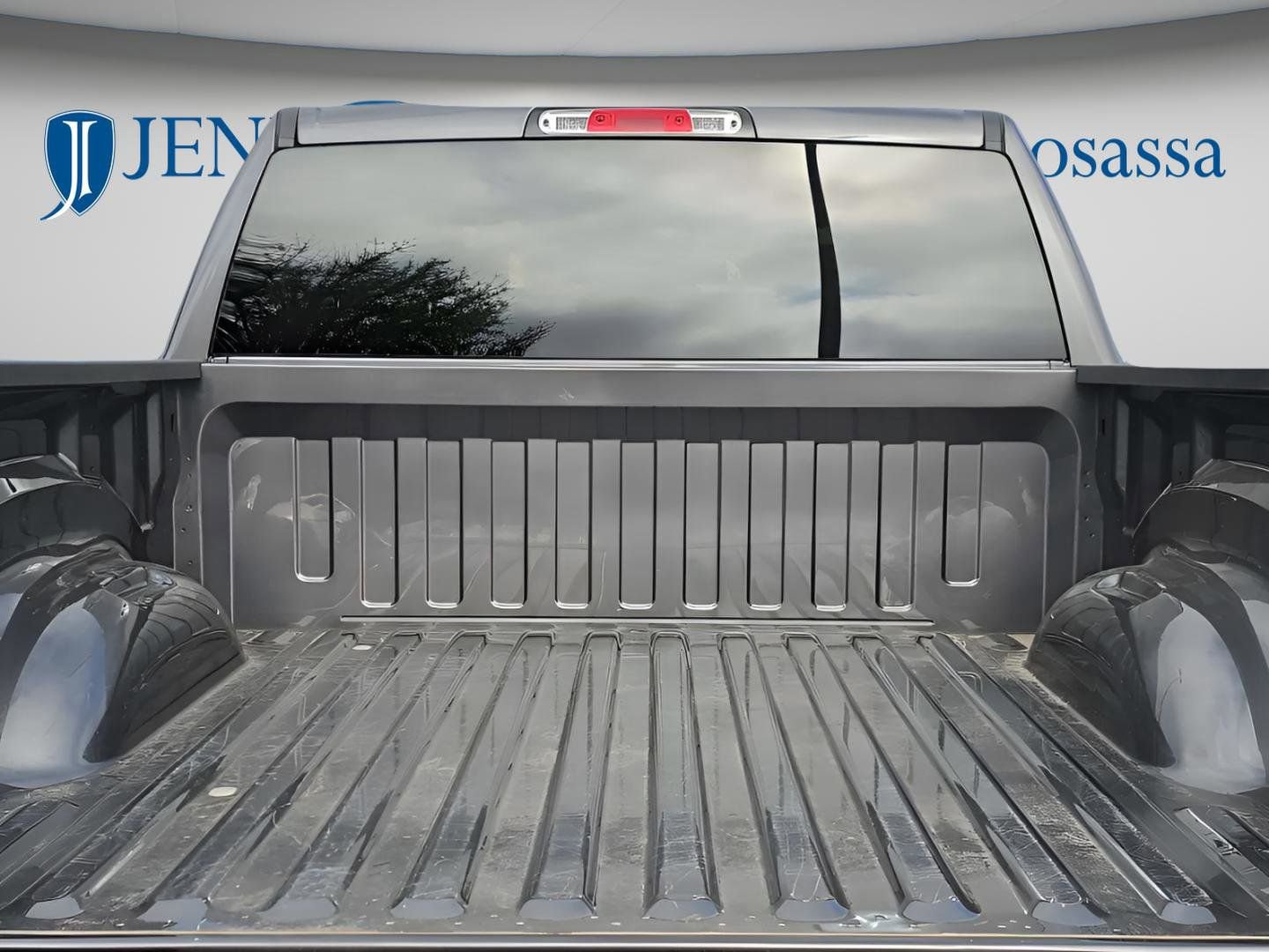 Used 2023 RAM 1500 Laramie AWD/4WD image 13