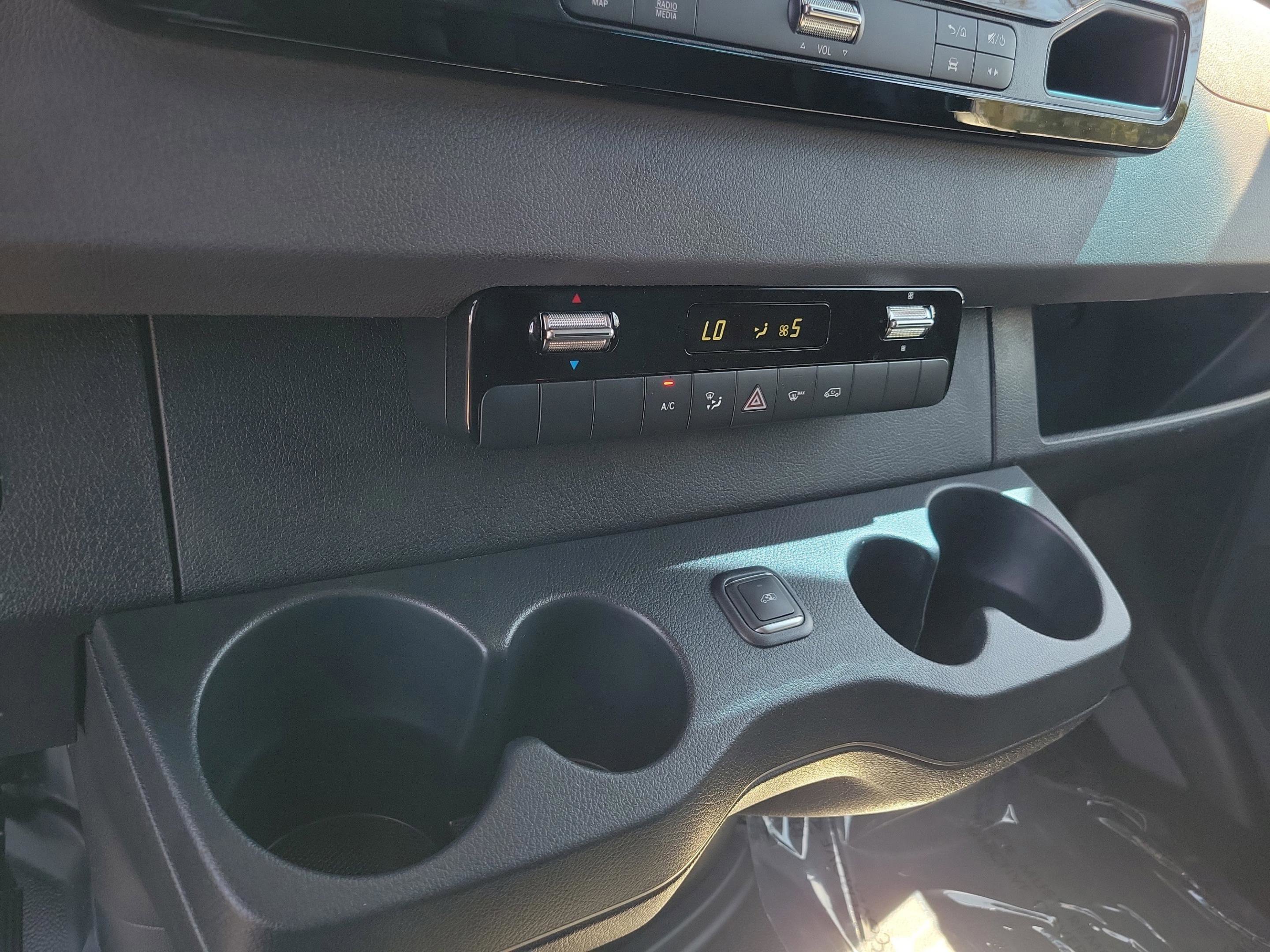 Used 2025 Mercedes-Benz Sprinter 2500 image 11