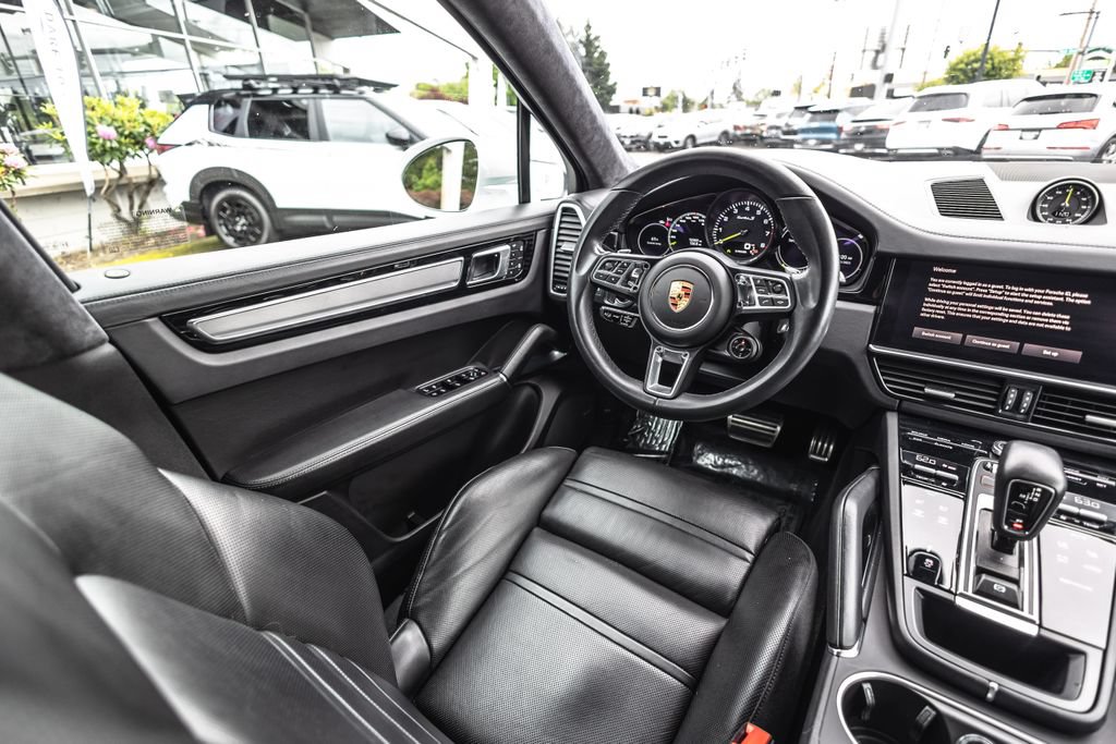 Used 2023 Porsche Cayenne Turbo S AWD/4WD image 26