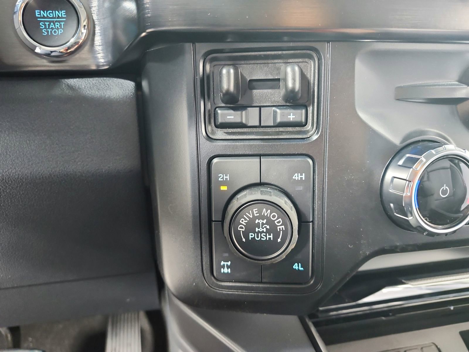 New 2026 Ford F250 Lariat image 28