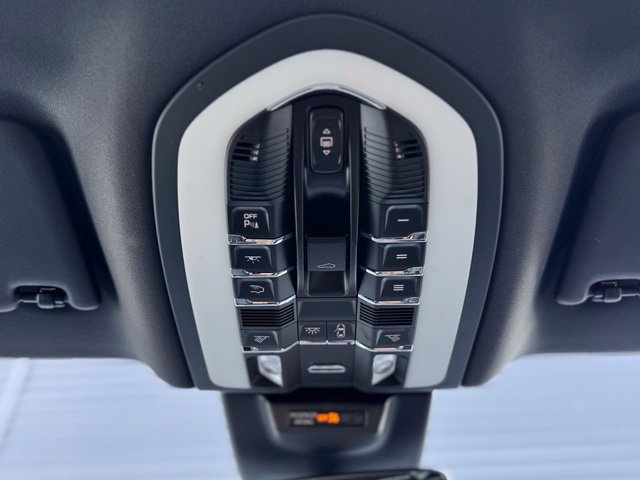 Certified 2026 Porsche Macan AWD/4WD image 26