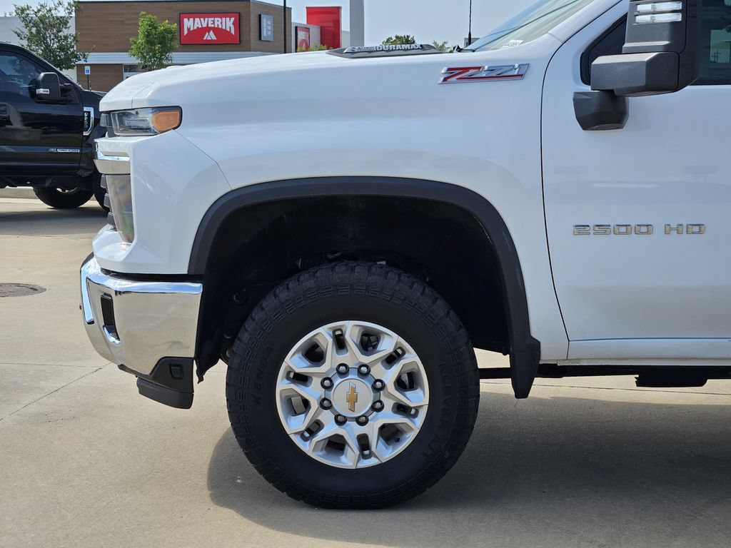 Used 2024 Chevrolet Silverado 2500 LT AWD/4WD image 10