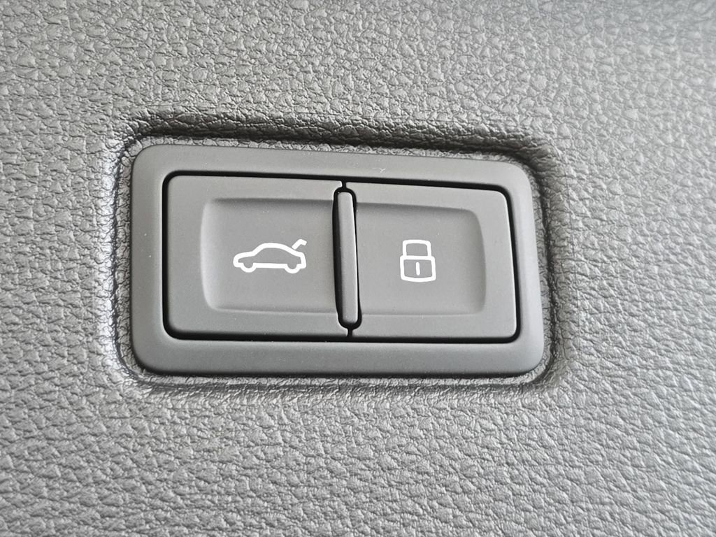 New 2026 Audi SQ7 Premium Plus AWD/4WD image 23