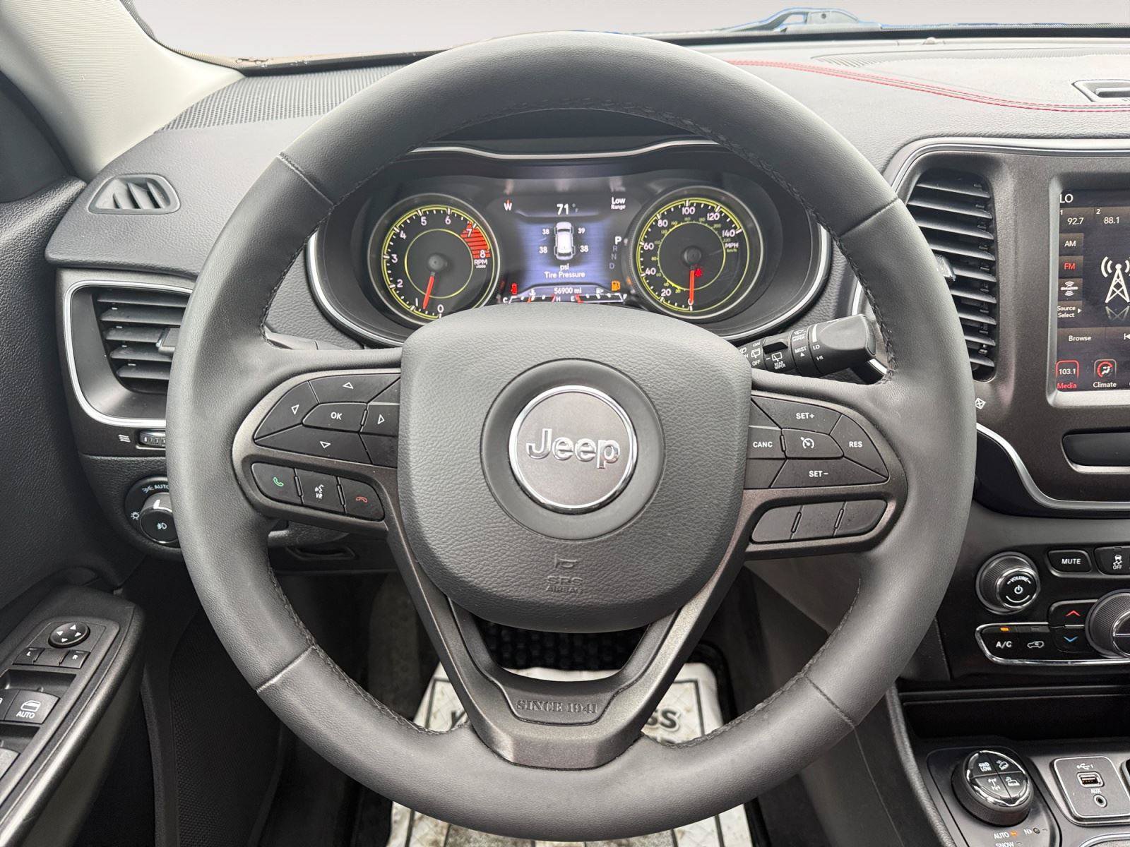 Used 2022 Jeep Cherokee Trailhawk w/ Sun & Sound Group AWD/4WD image 16