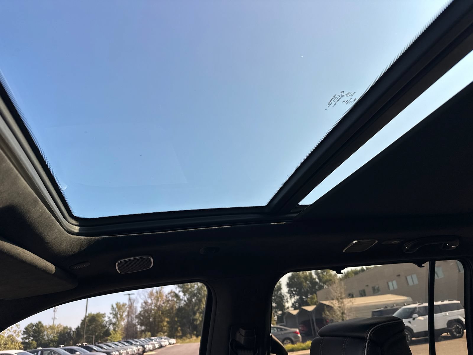 Used 2022 Jeep Grand Wagoneer Series III w/ Rear Seat Video Group 1 AWD/4WD image 29