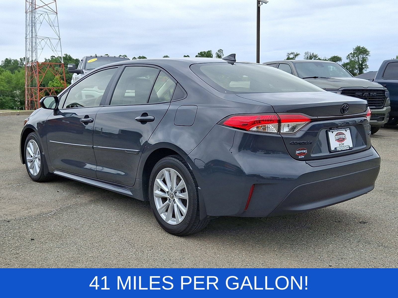 Used 2023 Toyota Corolla LE w/ LE Convenience Package FWD image 5
