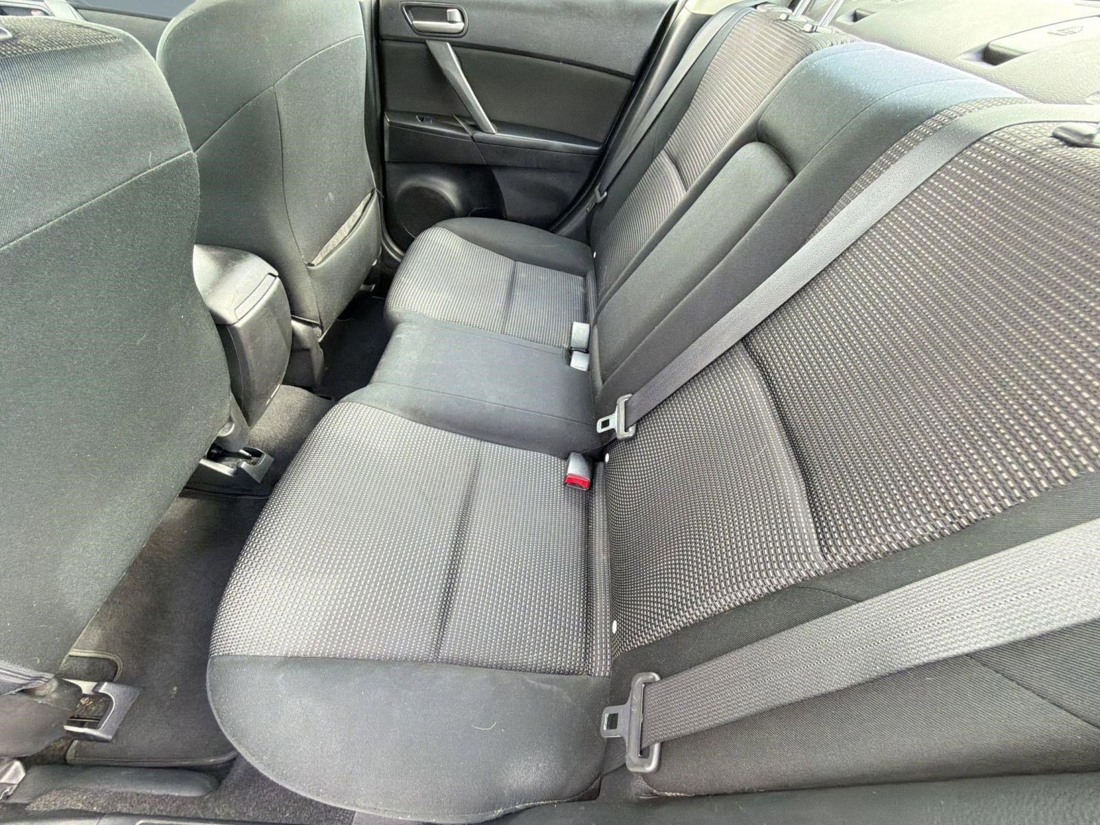 Used 2013 MAZDA MAZDA3 i Touring w/ Preferred Equipment Pkg FWD image 23