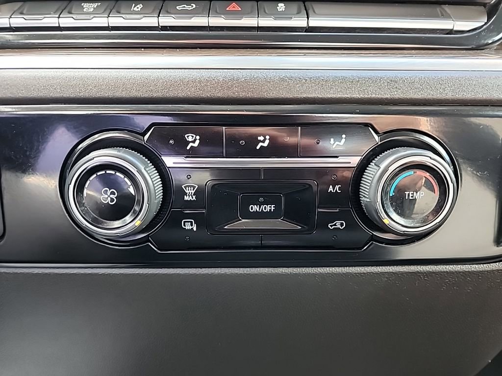 Used 2024 Chevrolet Silverado 2500 LT image 27