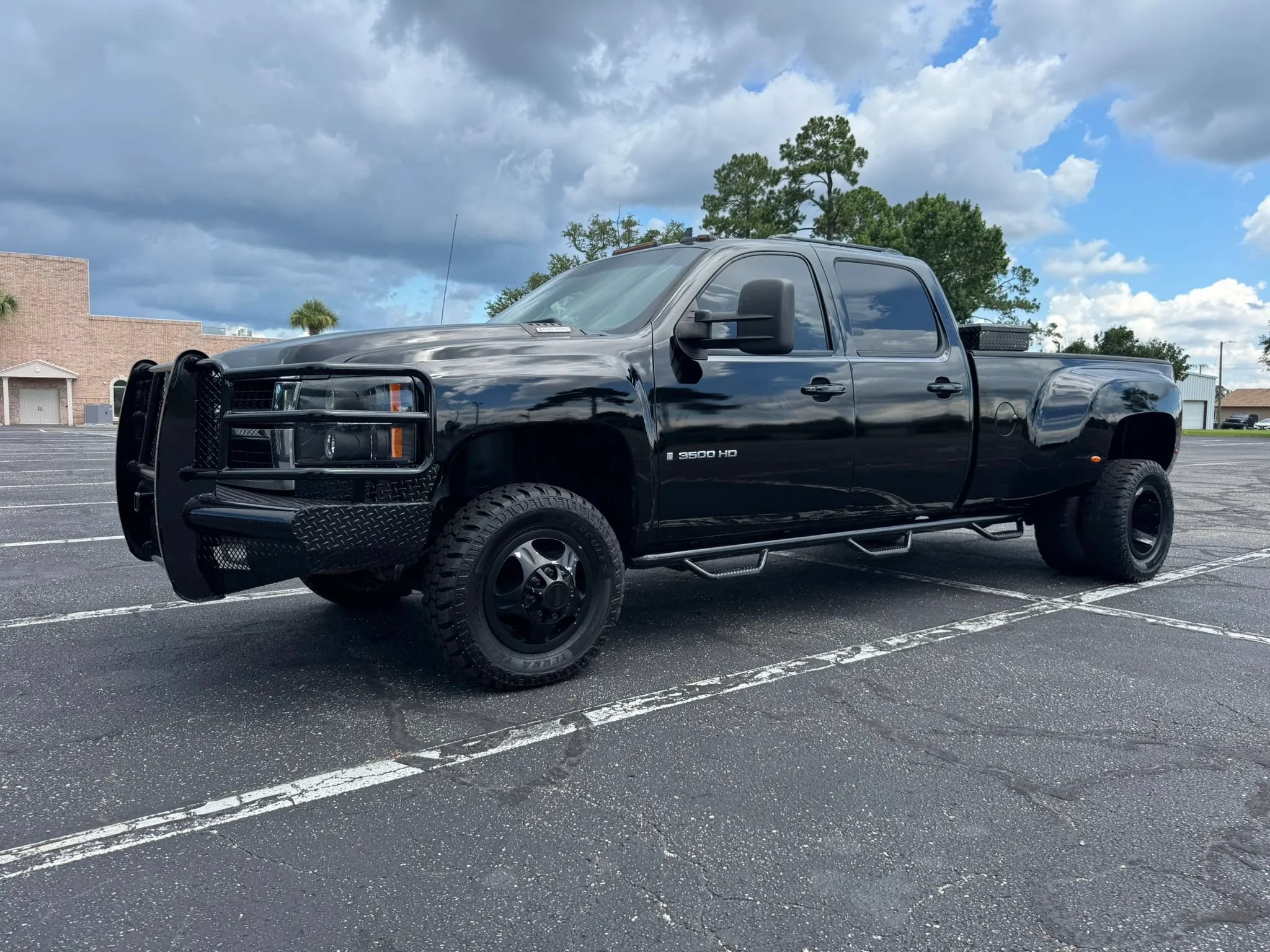Used 2008 Chevrolet Silverado 3500 LTZ AWD/4WD image 2