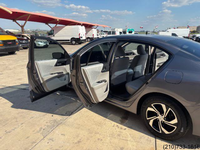 Used 2016 Honda Accord LX image 13