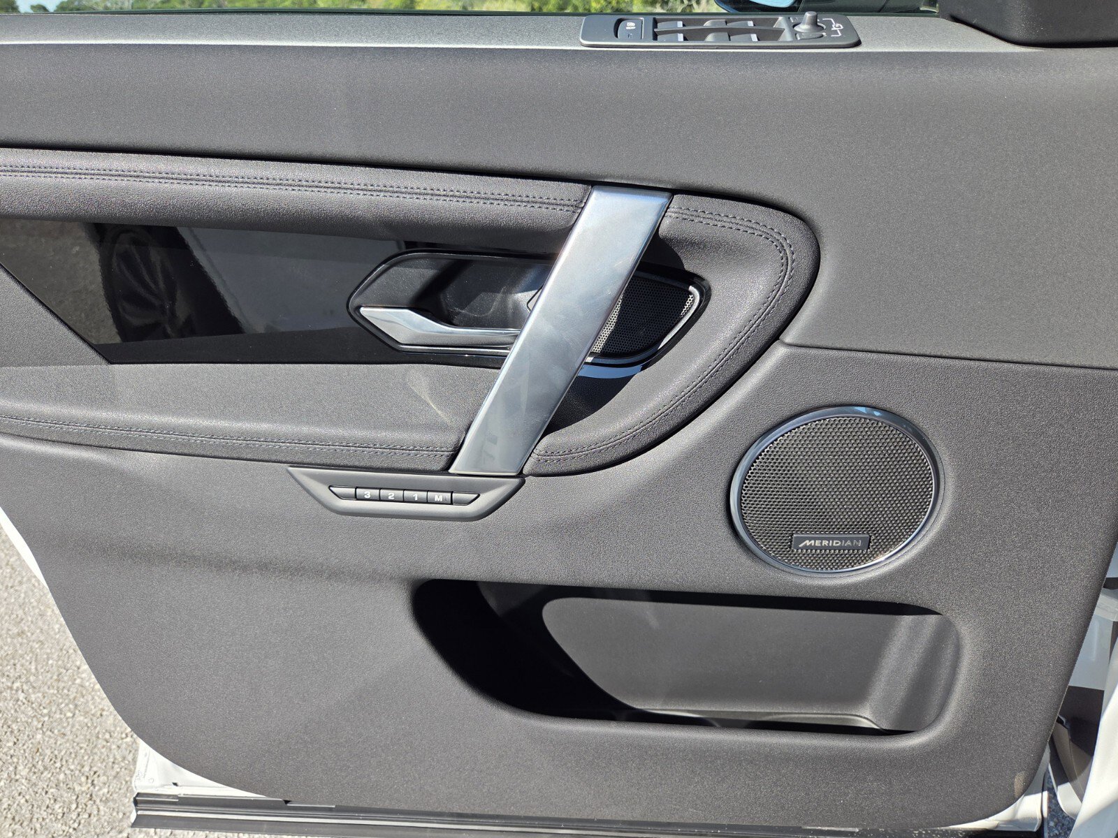 New 2025 Land Rover Discovery Sport S AWD/4WD image 15