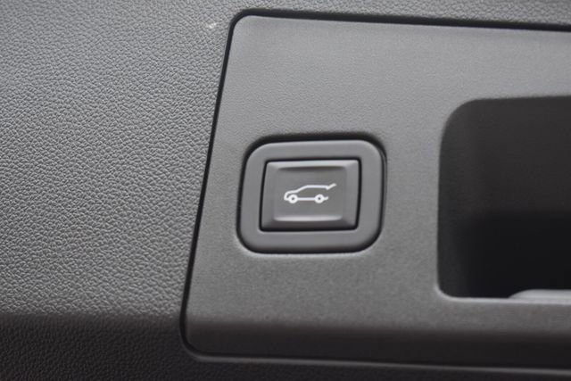 Certified 2024 Cadillac XT4 Sport w/ Technology Package AWD/4WD image 20