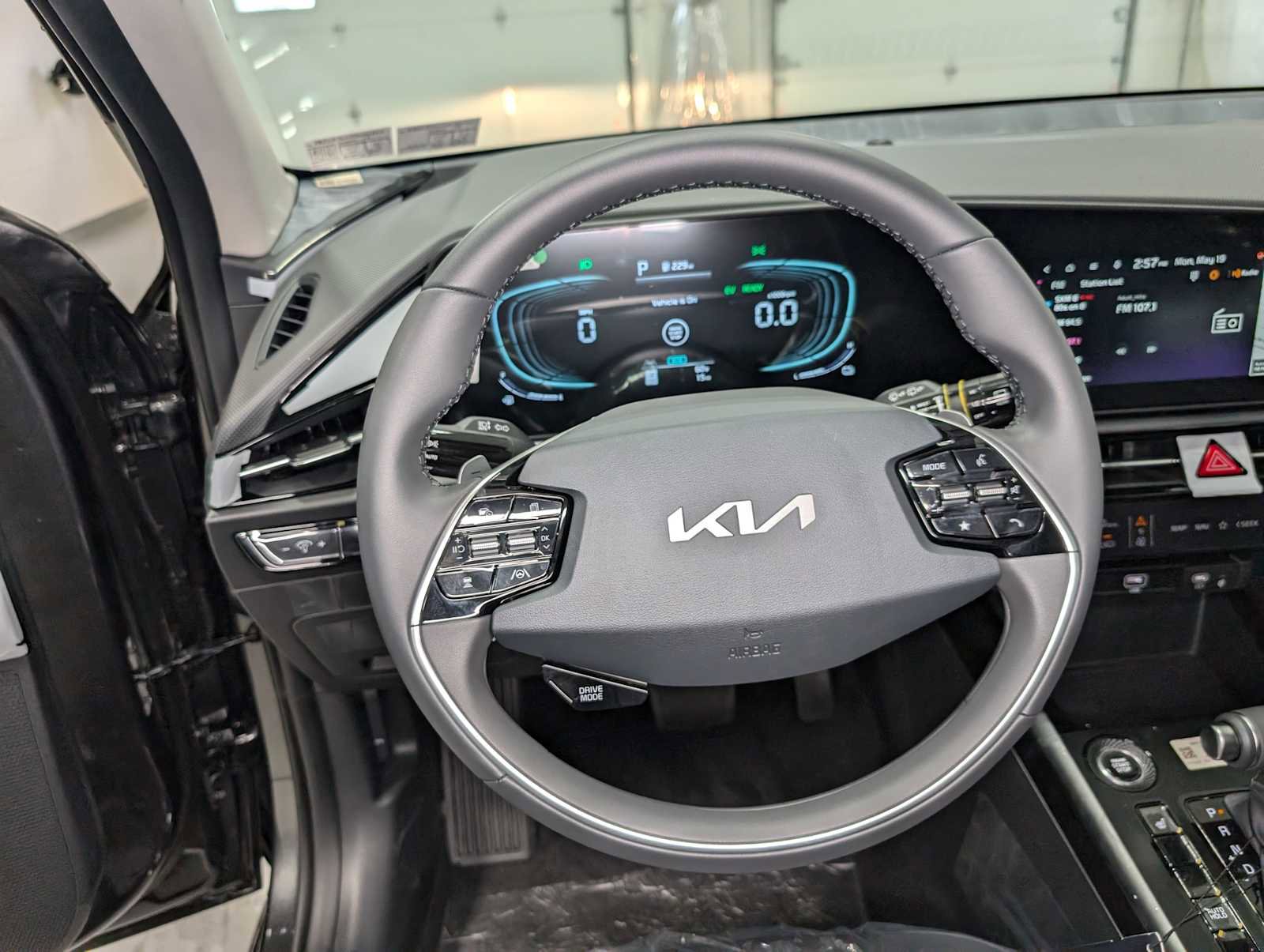 New 2025 Kia Niro EX image 31