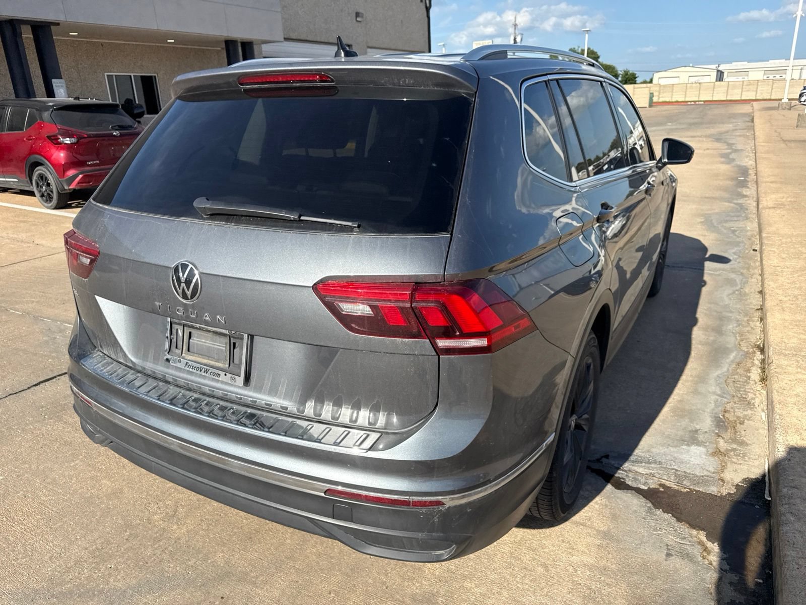 Used 2024 Volkswagen Tiguan SE FWD image 7