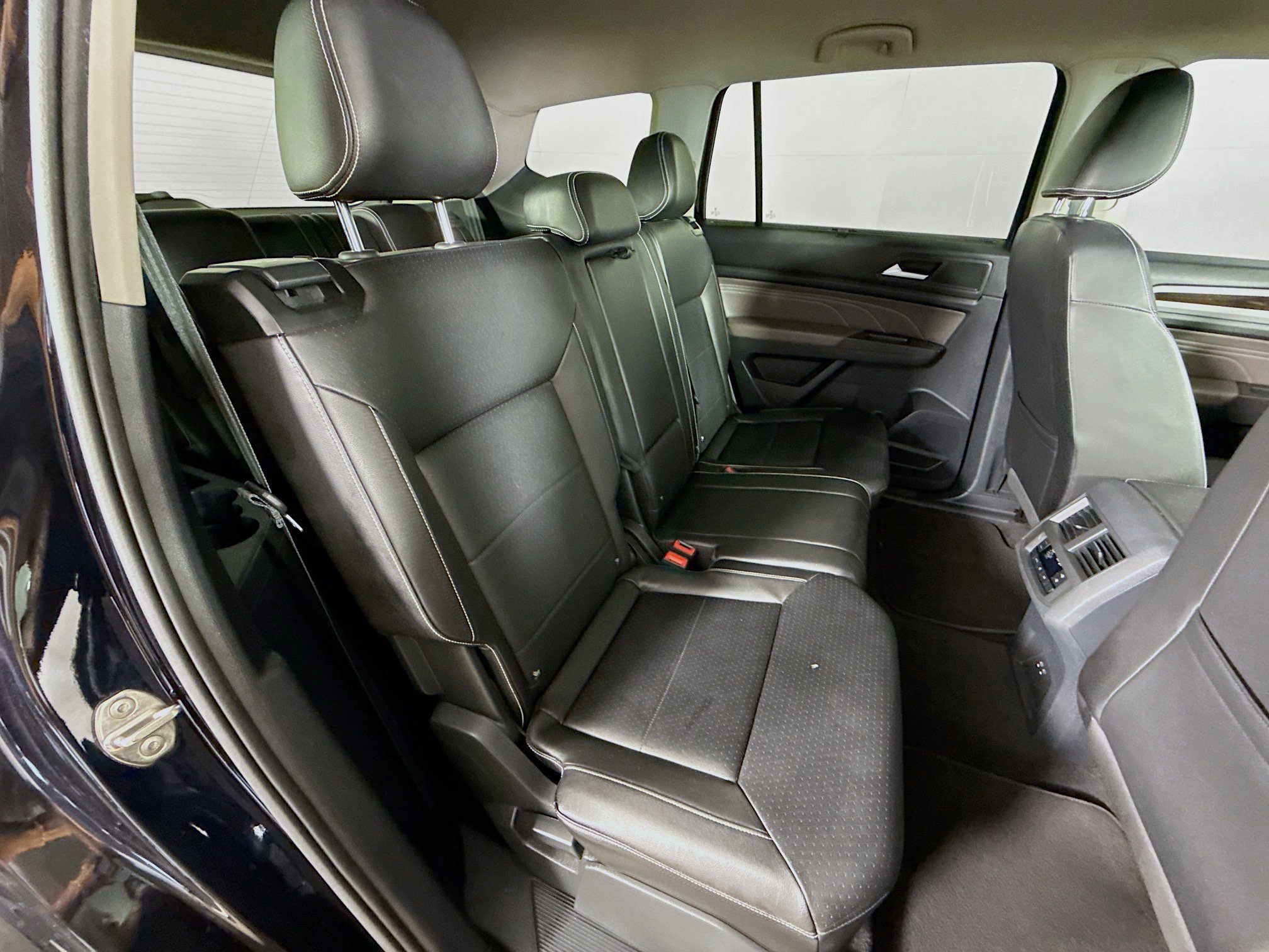 Used 2023 Volkswagen Atlas SE FWD image 35