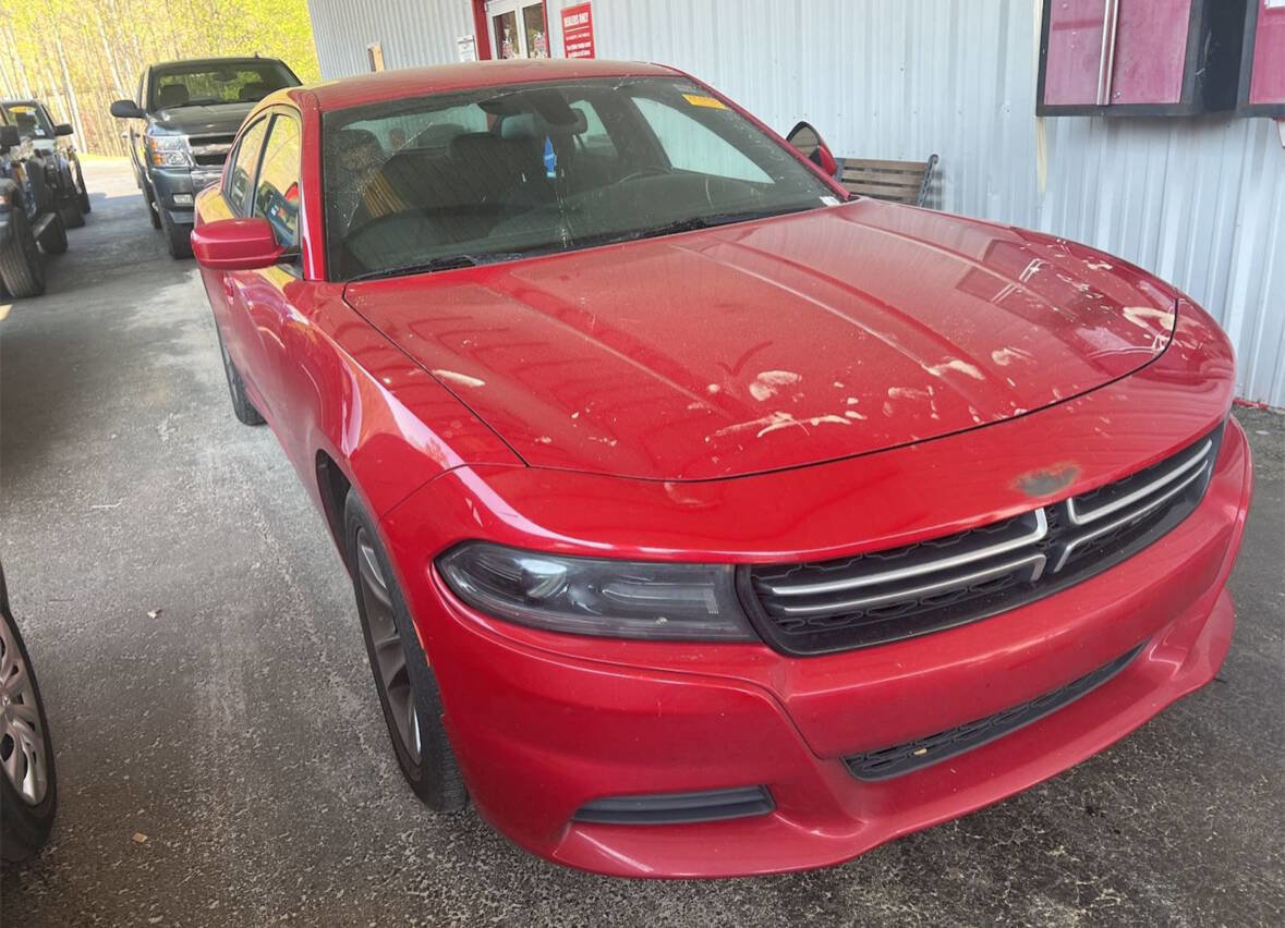 Used 2015 Dodge Charger SE w/ Sport Appearance Group image 2