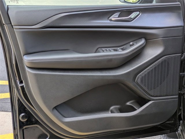 New 2025 Jeep Grand Cherokee L Laredo w/ Luxury Tech Group I image 12