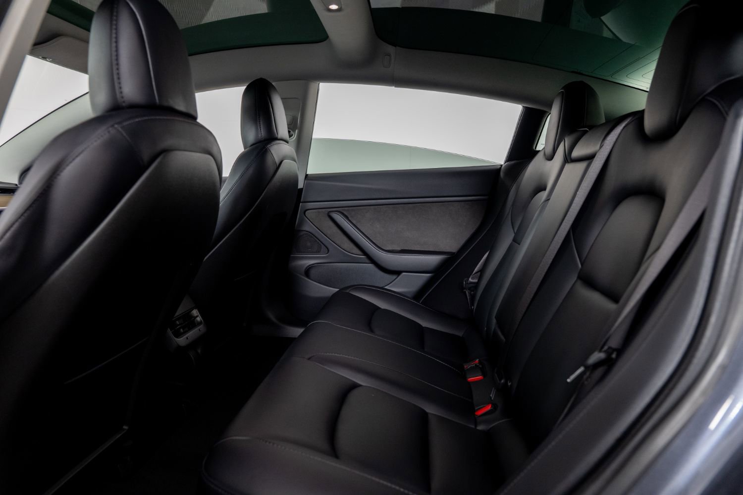 Used 2018 Tesla Model 3 Long Range AWD/4WD image 18
