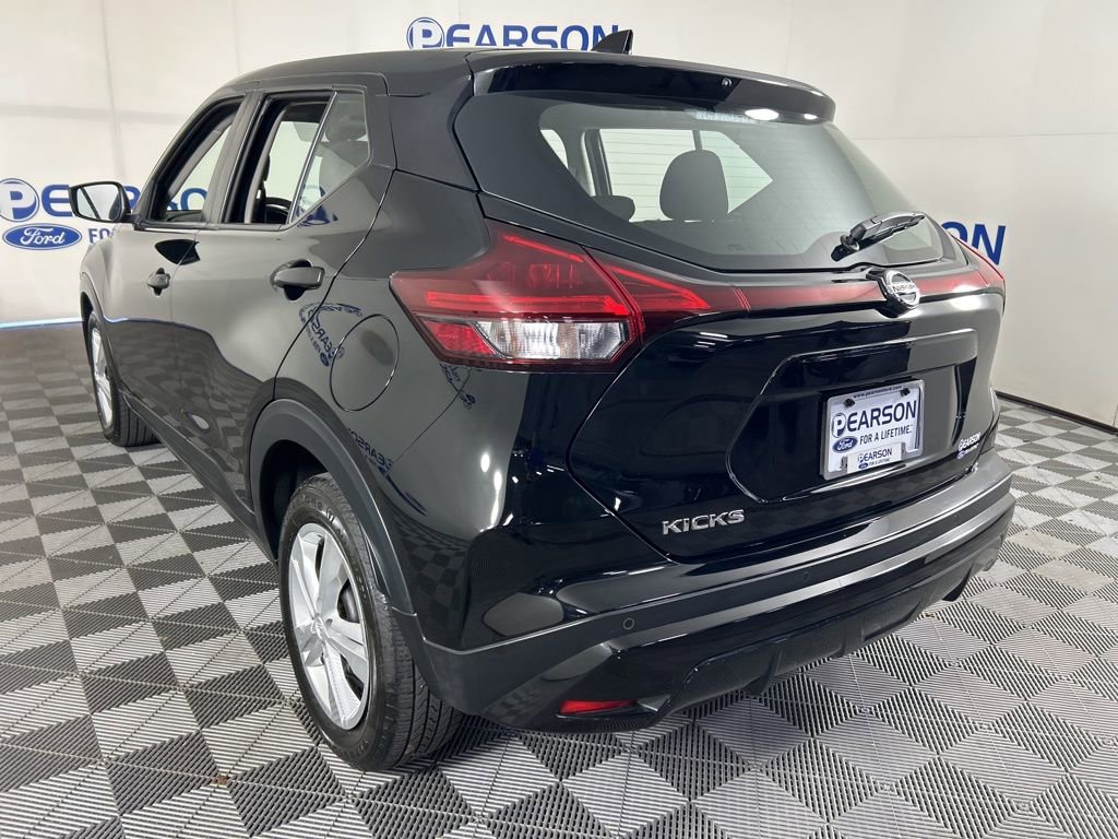 Used 2021 Nissan Kicks S image 12