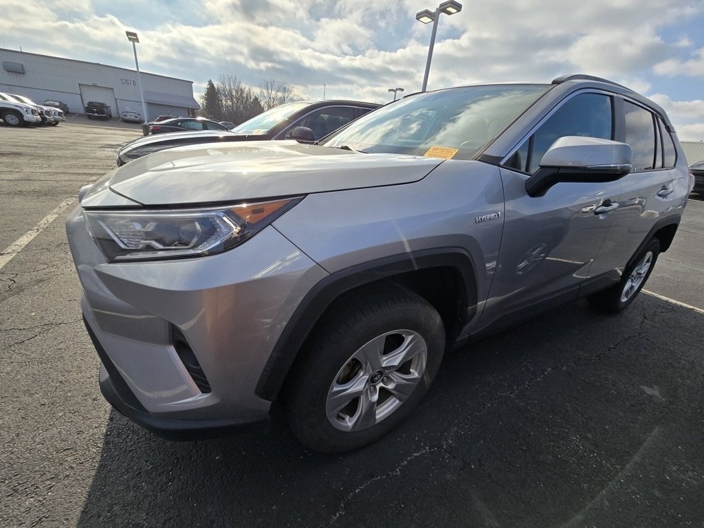 Used 2021 Toyota RAV4 XLE image 4