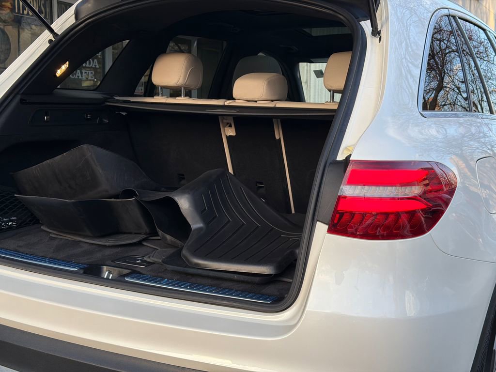 Used 2017 Mercedes-Benz GLC 300 GLC 300 image 8