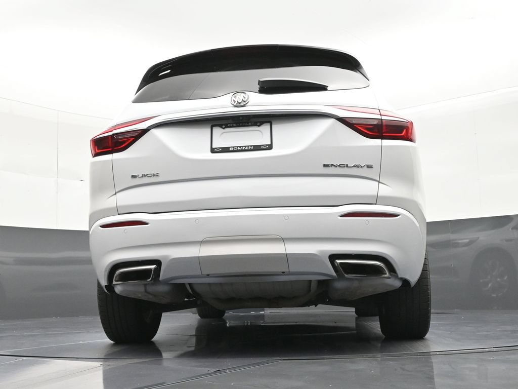 Used 2018 Buick Enclave Avenir FWD image 27