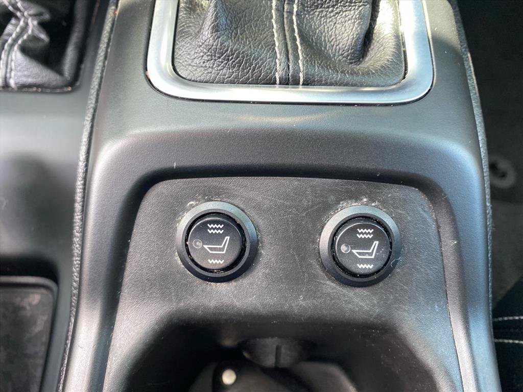Used 2019 Jeep Wrangler Unlimited Sahara w/ Uconnect 4C Nav & Sound Group AWD/4WD image 13
