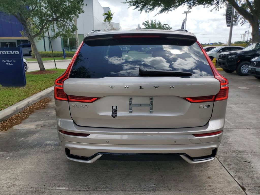 Certified 2025 Volvo XC60 B5 Core AWD/4WD image 5