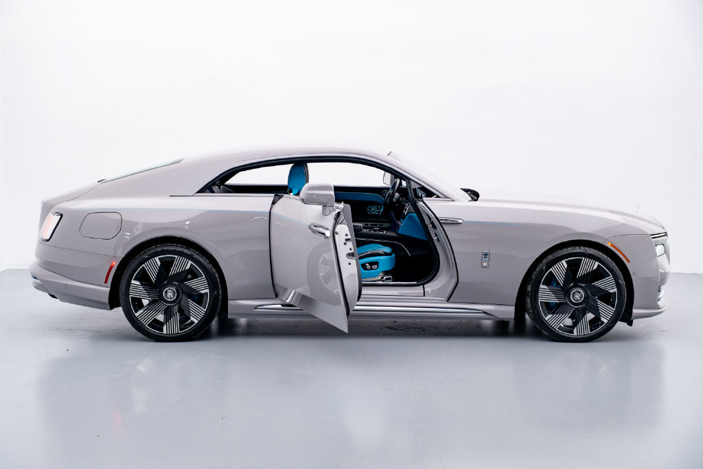 Used 2024 Rolls-Royce Spectre w/ Spectre Launch Package AWD/4WD image 30