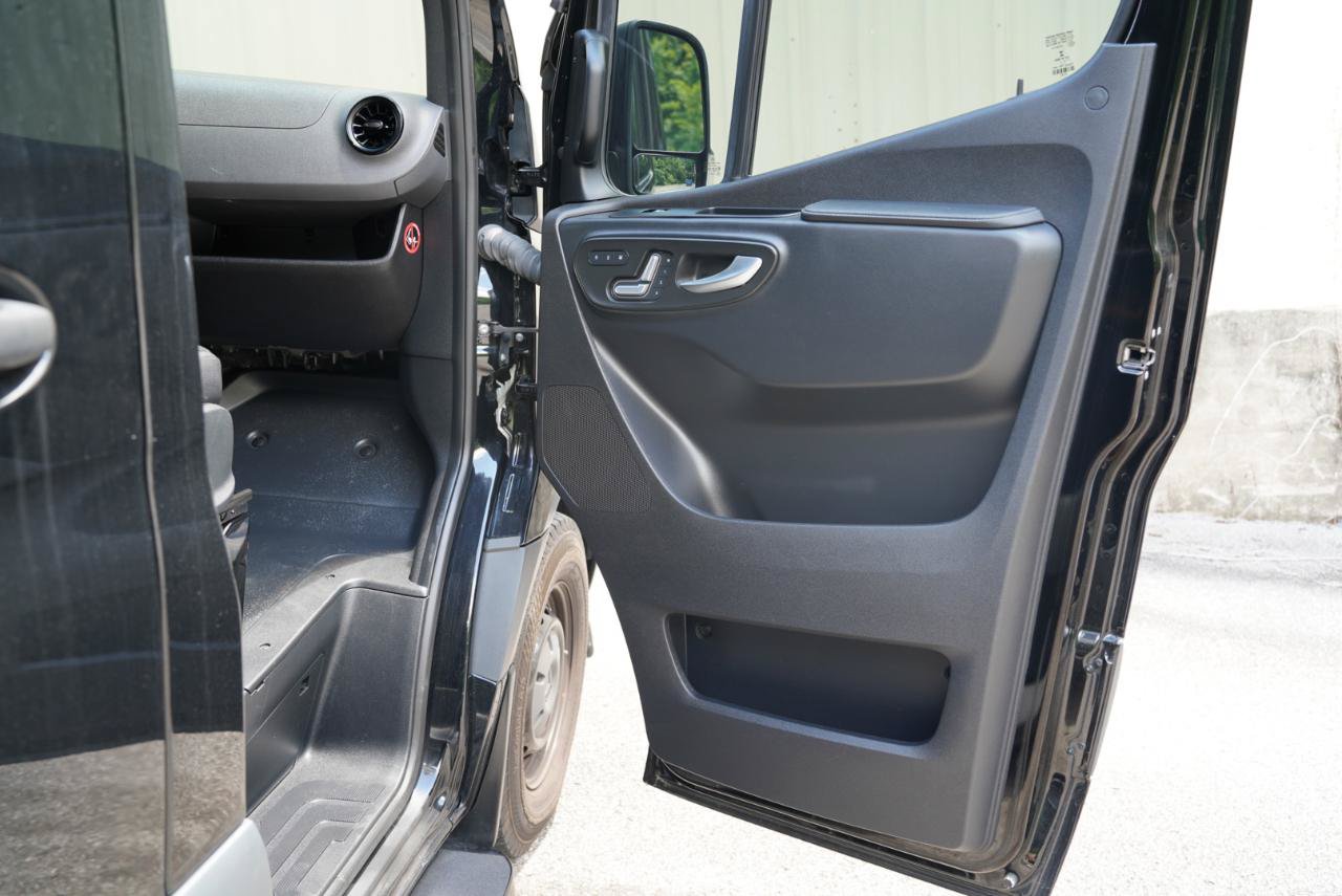 Used 2021 Mercedes-Benz Sprinter 3500 image 30