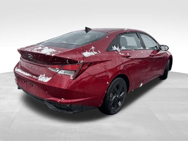 Used 2023 Hyundai Elantra SEL w/ Cargo Package image 5