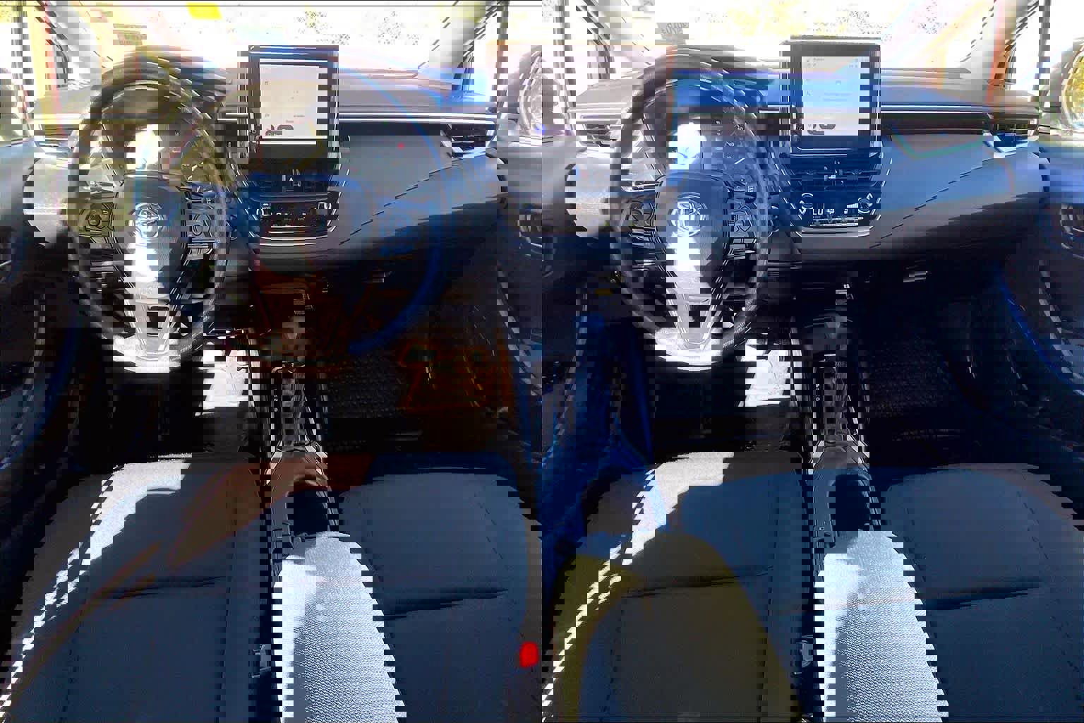 Certified 2025 Toyota Corolla LE image 14