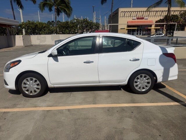 Used 2019 Nissan Versa SV FWD image 3