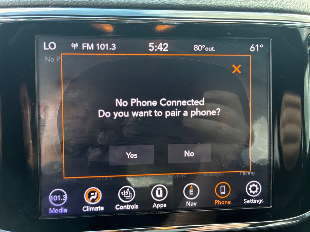 Used 2020 Jeep Grand Cherokee Limited AWD/4WD image 12