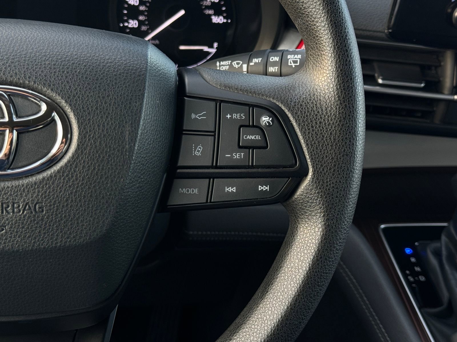 Used 2022 Toyota Sienna LE image 33