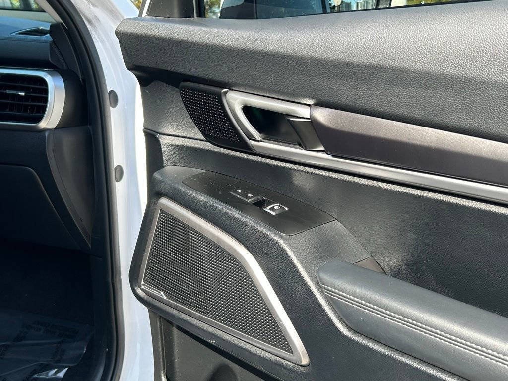 Used 2024 Kia Telluride S image 31