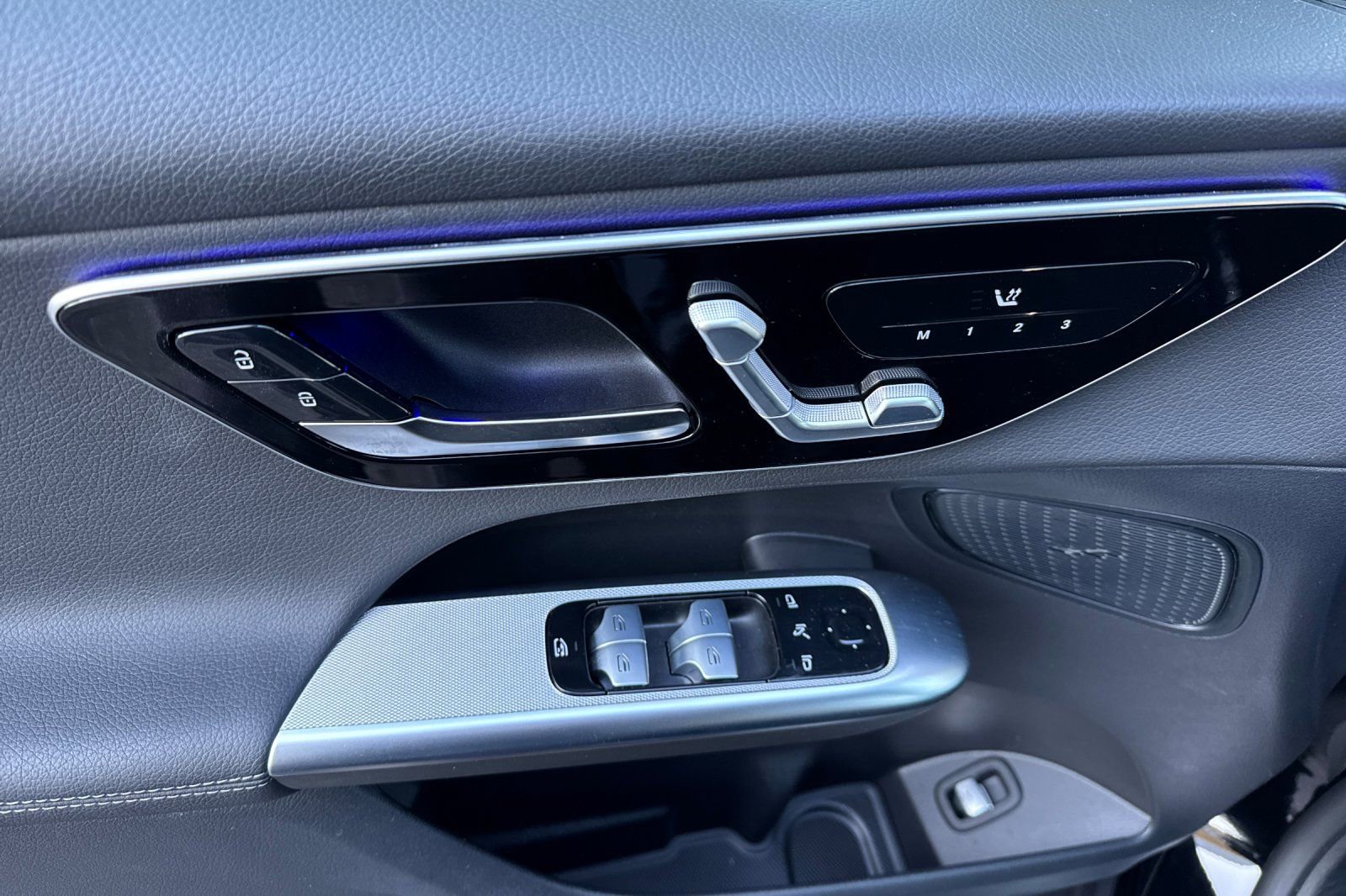 Certified 2025 Mercedes-Benz GLC 300 image 24