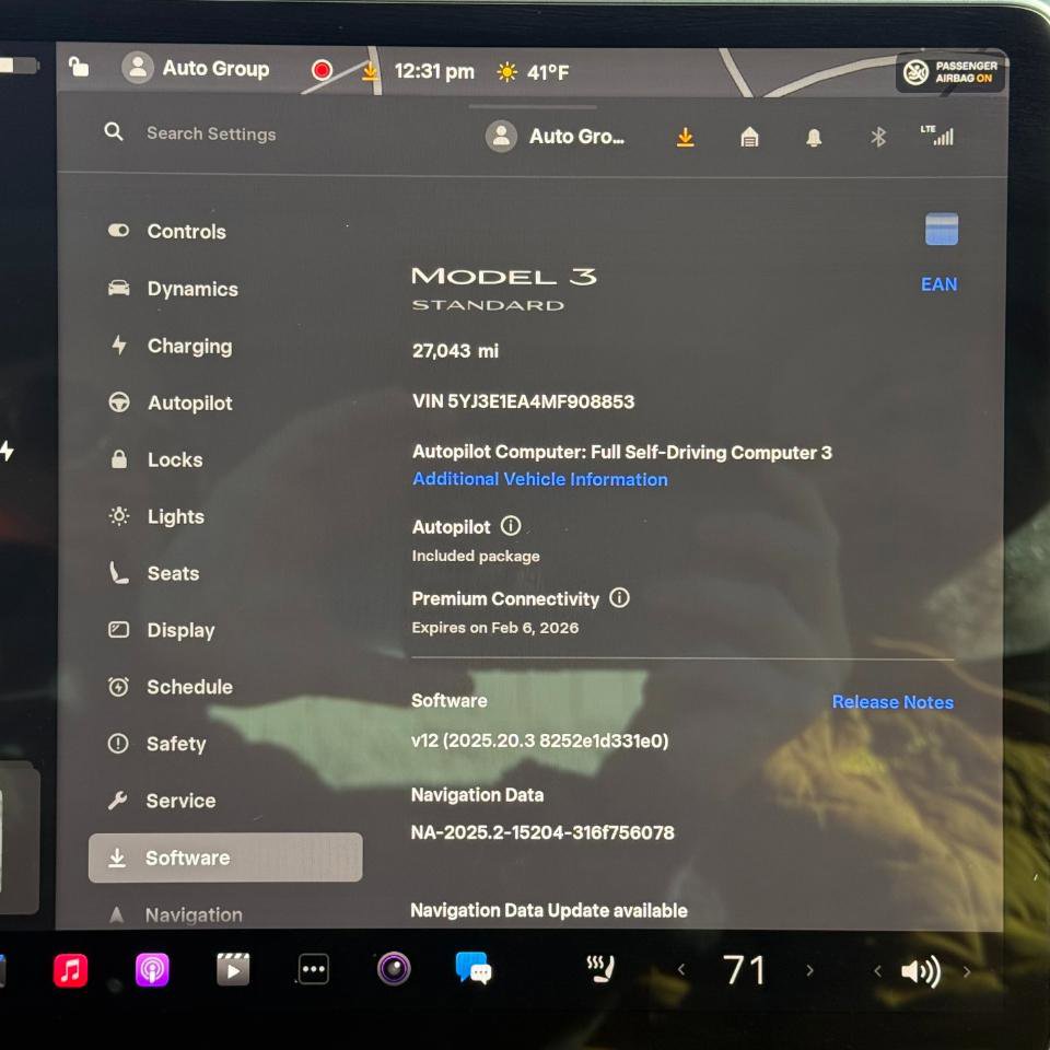 Used 2021 Tesla Model 3 Standard Range Plus image 9