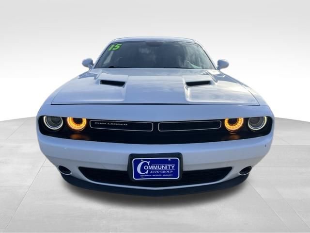Used 2015 Dodge Challenger SXT image 2