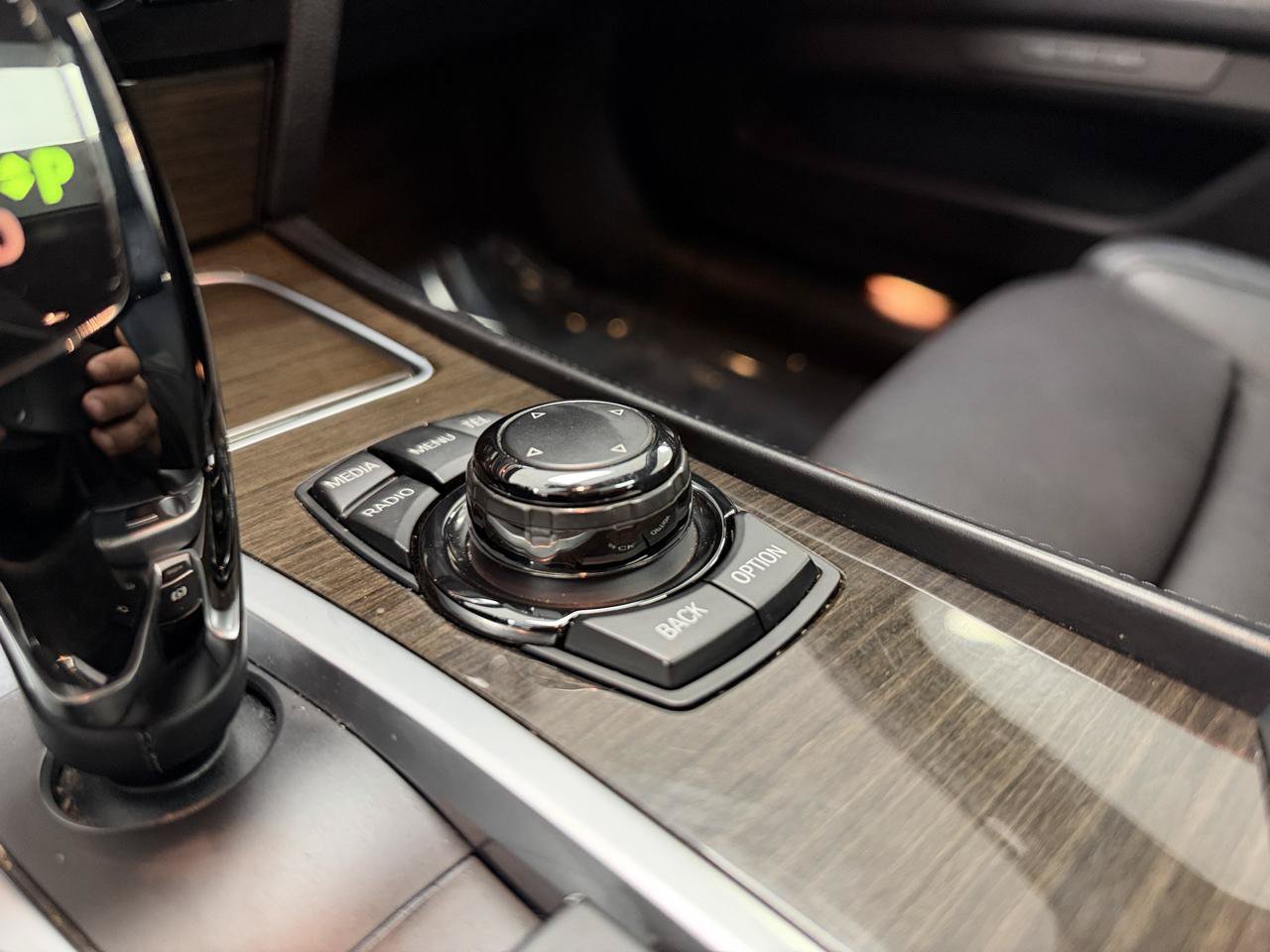 Used 2013 BMW 750Li RWD image 25