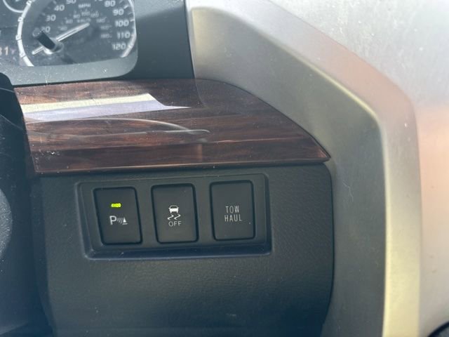 Used 2014 Toyota Tundra Limited w/ Limited Premium Package image 18