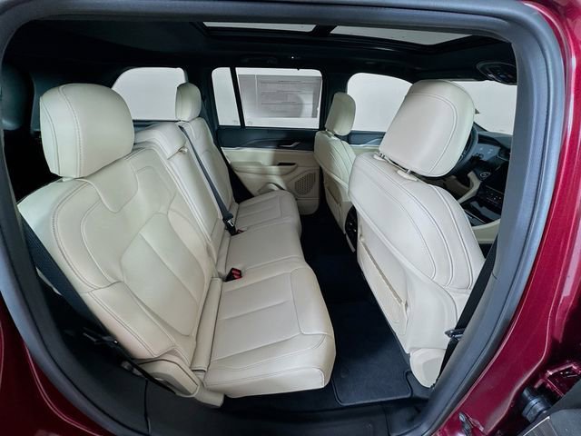 New 2025 Jeep Grand Cherokee Limited w/ Luxury Tech Group II image 31