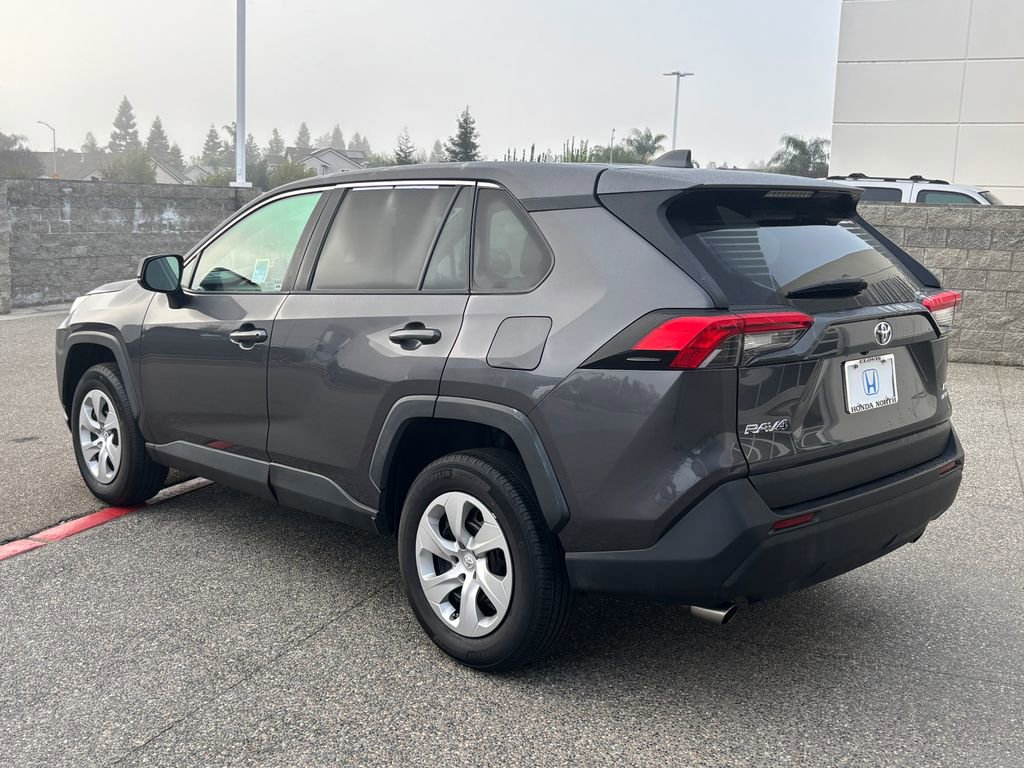 Used 2024 Toyota RAV4 LE image 7