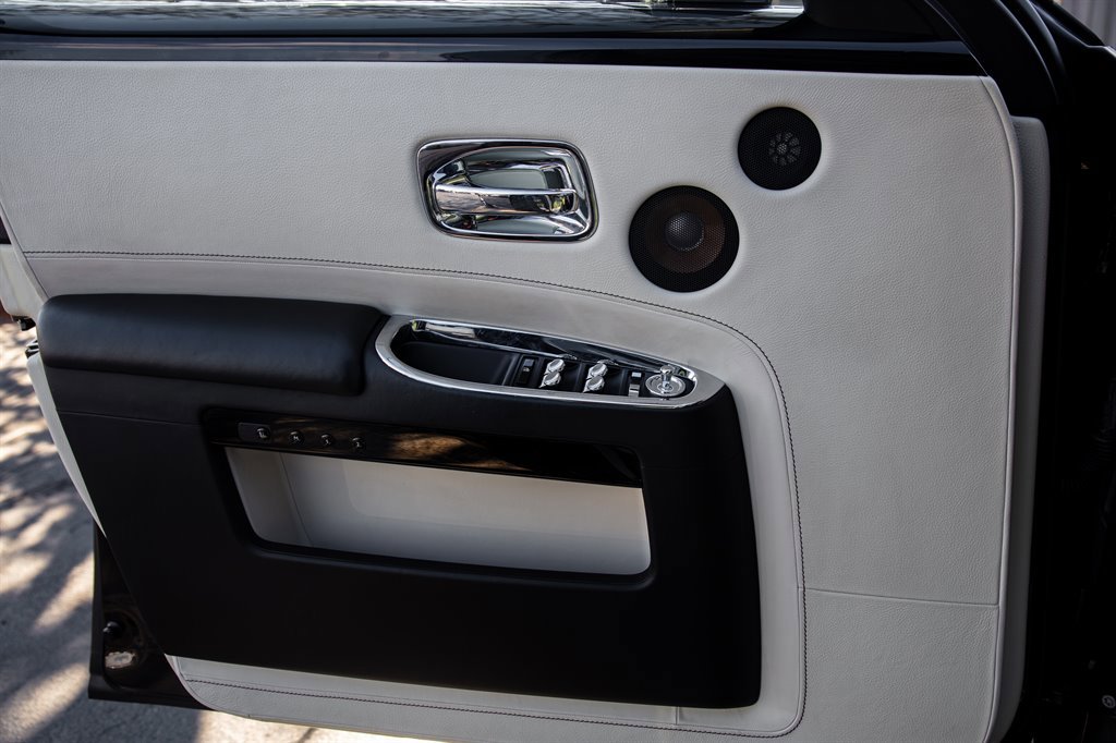 Used 2014 Rolls-Royce Ghost image 30