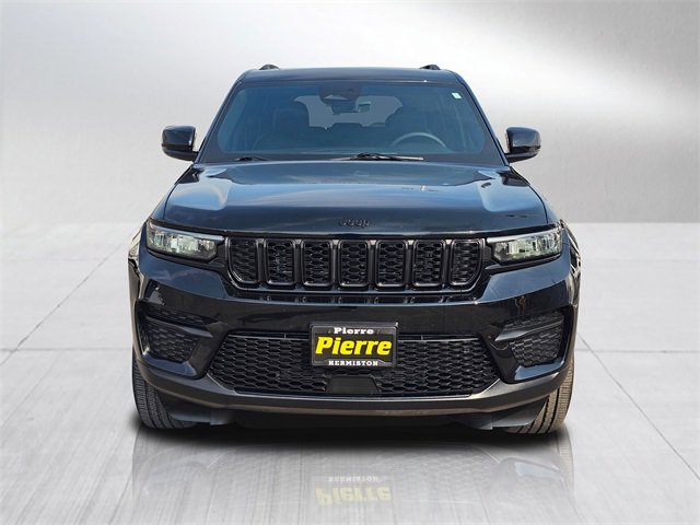 Used 2025 Jeep Grand Cherokee Altitude image 6
